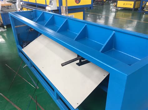 pneumatic sheet metal shearing machine